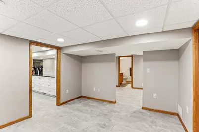 7697 Stillwater Way N, Oakdale, MN 55128 - Photo 32