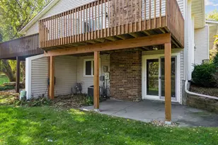 10348 Yorktown Ln N, Maple Grove, MN 55369 - Photo 10