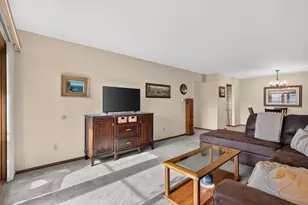 2690 Oxford St N, Roseville, MN 55113 - Photo 8