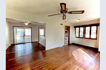 635 8th Avenue E, Shakopee, MN 55379 - Photo 10