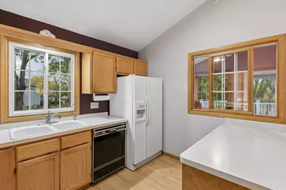 3803 Minnesota Lane N, Plymouth, MN 55446 - Photo 16