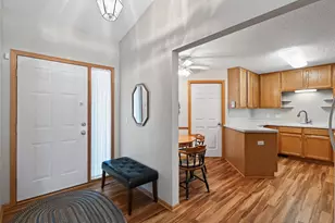 14437 Edgewood Ave, Savage, MN 55378 - Photo 4