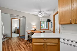 14437 Edgewood Ave, Savage, MN 55378 - Photo 6