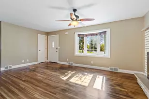 5340 Byron Ave N, Crystal, MN 55429 - Photo 6