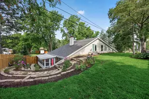 2420 Simpson St, Roseville, MN 55113 - Photo 52