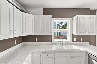 2220 Pleasant Avenue, Minneapolis, MN 55404 - Photo 16