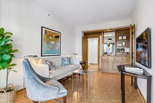 1201 Yale Pl, Minneapolis, MN 55403 - Photo 16