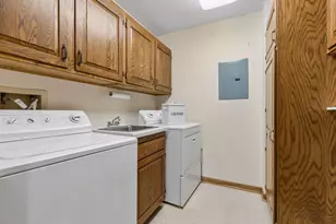 1201 Yale Pl, Minneapolis, MN 55403 - Photo 32