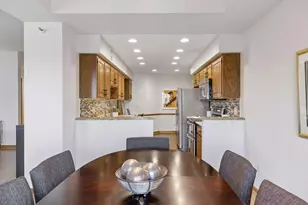 1201 Yale Pl, Minneapolis, MN 55403 - Photo 6