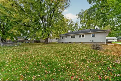615 Hillcrest Avenue, Owatonna, MN 55060 - Photo 2