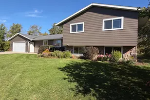 506 16th Ave NE, Roseau, MN 56751 - Photo 1