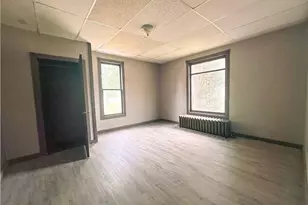 404 S Main St, Austin, MN 55912 - Photo 8