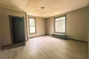 404 S Main St, Austin, MN 55912 - Photo 4