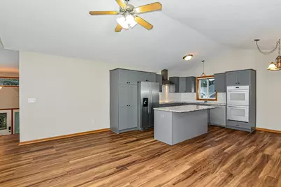 1054 Falcon Road SE, Rochester, MN 55904 - Photo 6