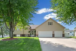9508 204th St W, Lakeville, MN 55044 - Photo 4