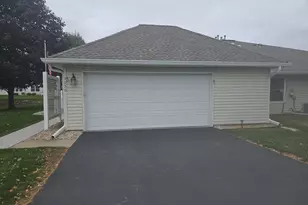 3056 Timberwood Ct, Eagan, MN 55121 - Photo 2