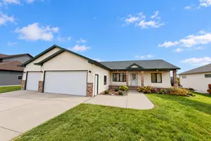 656 Westminster Dr, Moorhead, MN 56560 - Photo 1