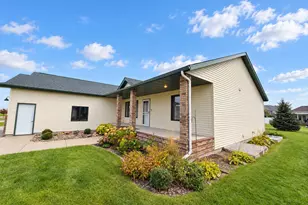 656 Westminster Dr, Moorhead, MN 56560 - Photo 2