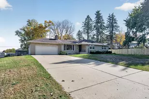 346 Reid Ln, South Saint Paul, MN 55075 - Photo 2