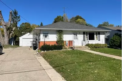 1920 4th Avenue NW, Austin, MN 55912 - Photo 1