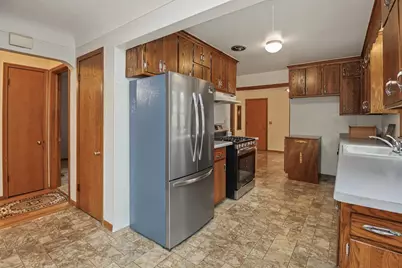 556 Turin Avenue, South Saint Paul, MN 55075 - Photo 6
