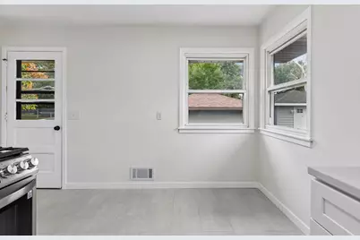 740 24th Avenue N, South Saint Paul, MN 55075 - Photo 16
