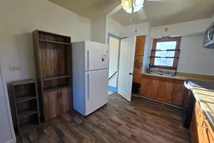 204 W 2nd St, Argyle, MN 56713 - Photo 2