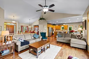 542 Majestic Oaks Ct, Eagan, MN 55123 - Photo 10