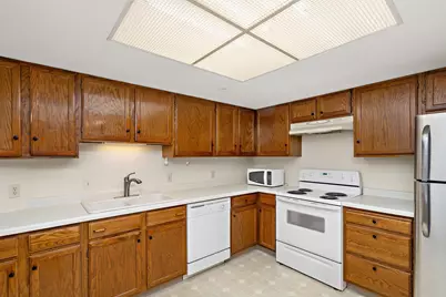603 Lake Street #107, Excelsior, MN 55331 - Photo 10