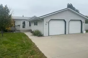 411 Port Ct, Breckenridge, MN 56520 - Photo 1