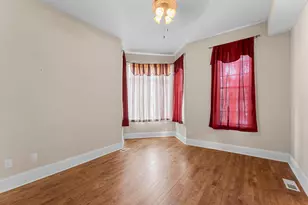 989 Burr St, Saint Paul, MN 55130 - Photo 10