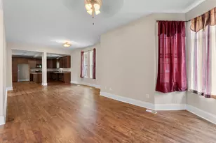 989 Burr St, Saint Paul, MN 55130 - Photo 8