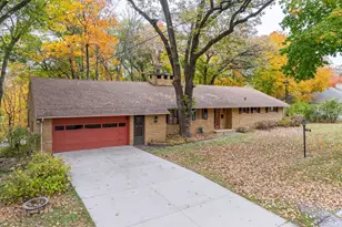 112 W Glencrest Dr, Mankato, MN 56001 - Photo 1