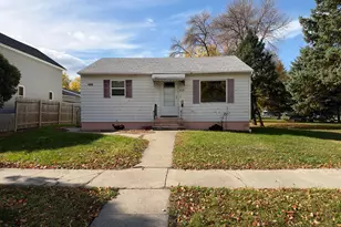 409 3rd St S, Breckenridge, MN 56520 - Photo 1