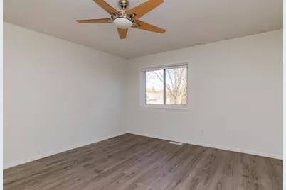 7504 12th Street N, Oakdale, MN 55128 - Photo 18