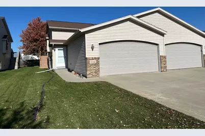 1316 37th Avenue S, Moorhead, MN 56560 - Photo 2