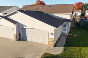 1318 37 Ave S, Moorhead, MN 56560 - Photo 2