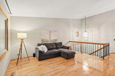 6610 Falstaff Road, Woodbury, MN 55125 - Photo 2