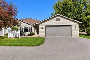 1705 Carriage Homes Dr SW, Austin, MN 55912 - Photo 1