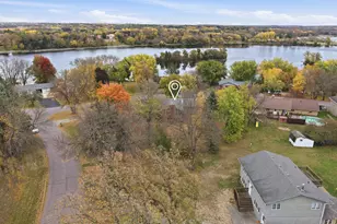 19583 71st St NE, New London, MN 56273 - Photo 2