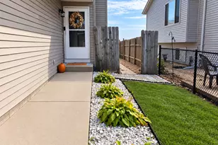 577 Kendall Dr, Hastings, MN 55033 - Photo 2