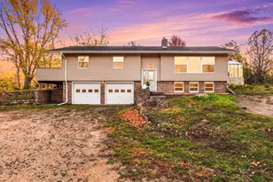 427 N Glover Rd, Hudson, WI 54016 - Photo 2