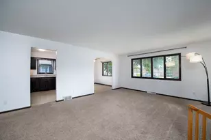 2208 Marwood Dr, Mankato, MN 56001 - Photo 2