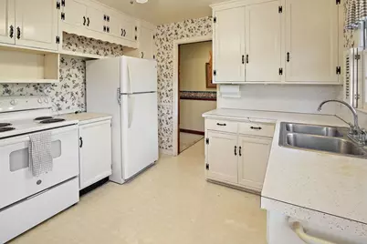 8015 Plymouth Avenue N, Golden Valley, MN 55427 - Photo 8