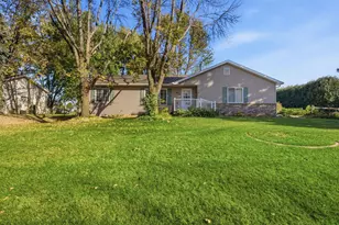 601 25th St SE, Willmar, MN 56201 - Photo 1