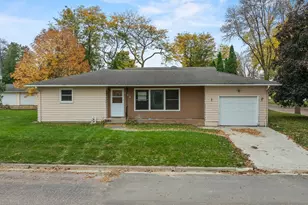 122 W George St, Ivanhoe, MN 56142 - Photo 2