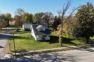 606 Minnesota Ave, Wendell, MN 56590 - Photo 1