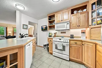 15805 26th Avenue N #B, Plymouth, MN 55447 - Photo 2