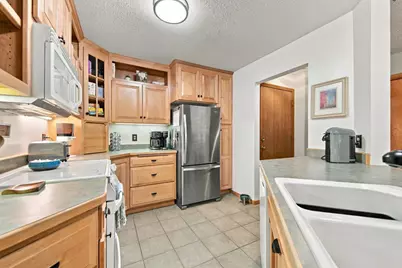 15805 26th Avenue N #B, Plymouth, MN 55447 - Photo 8