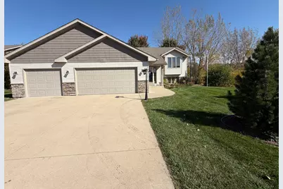 1005 12th Street SE, Waseca, MN 56093 - Photo 1